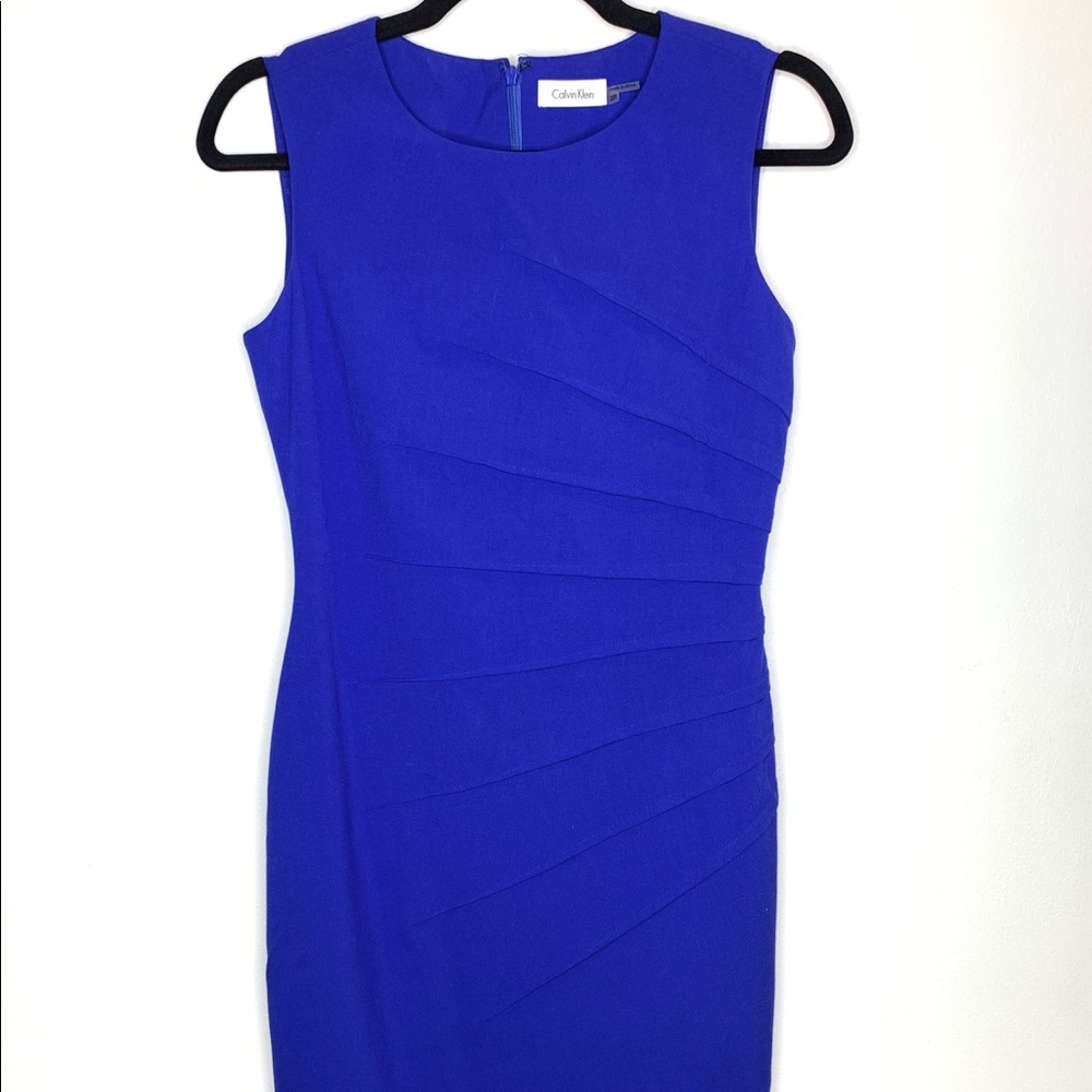 Sleeveless midi length dress